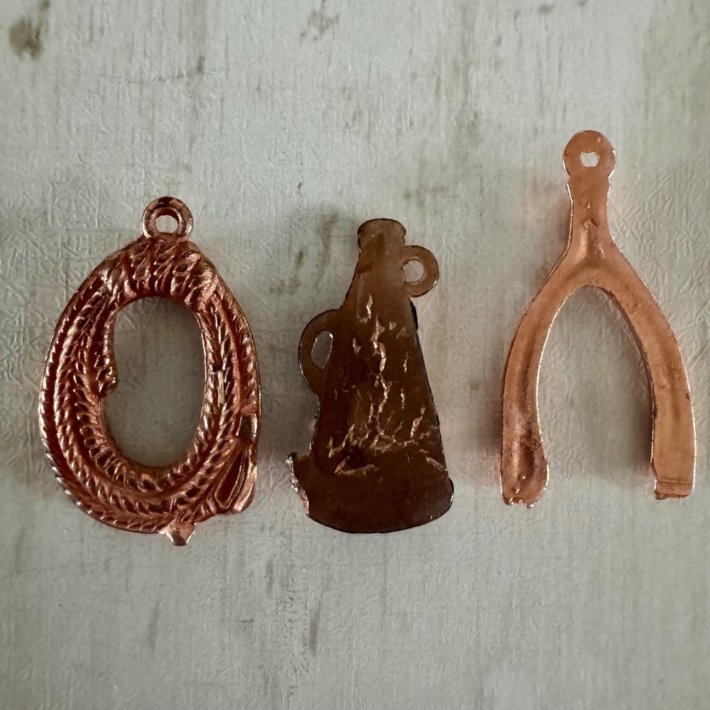 Vintage 1940s Cracker Jack Assorted Charms Celluloid Dog Metal Copper Lot of 12 - Picture 5 of 10
